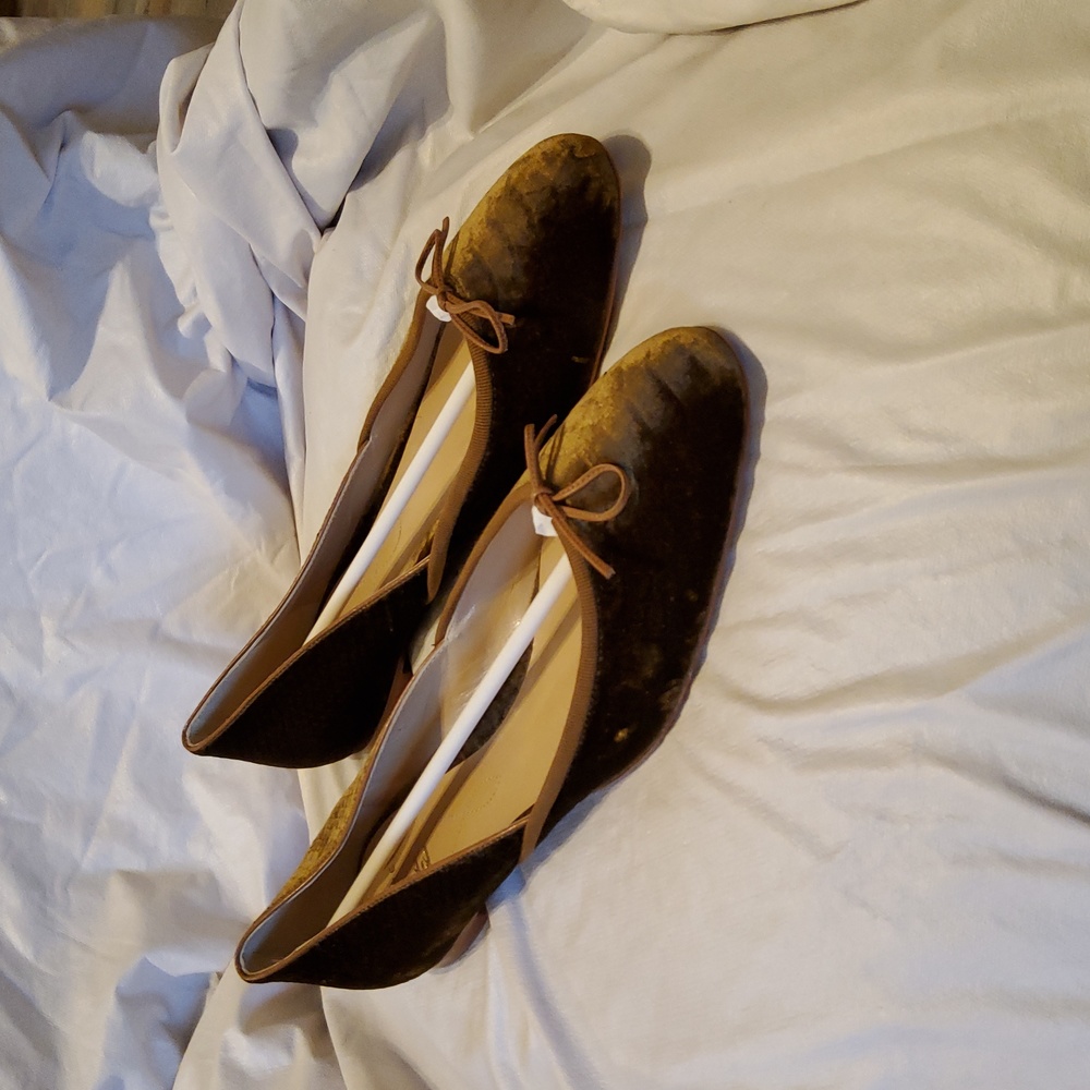 Khaki green velvet ballet flats